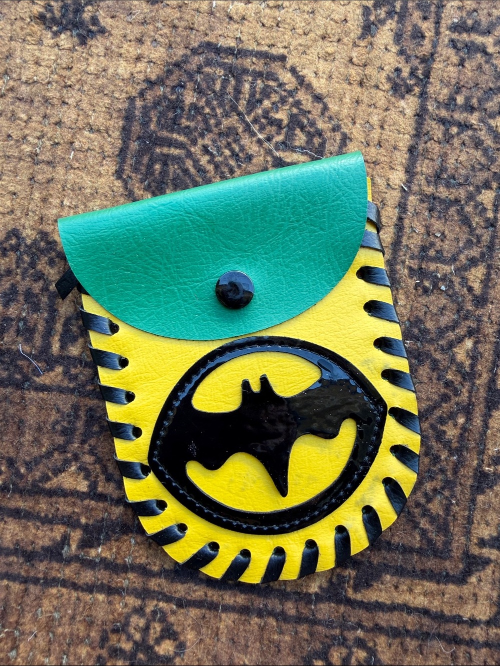 Vintage 🦇Batman Yellow & Green Coin Pouch with Black Emblem